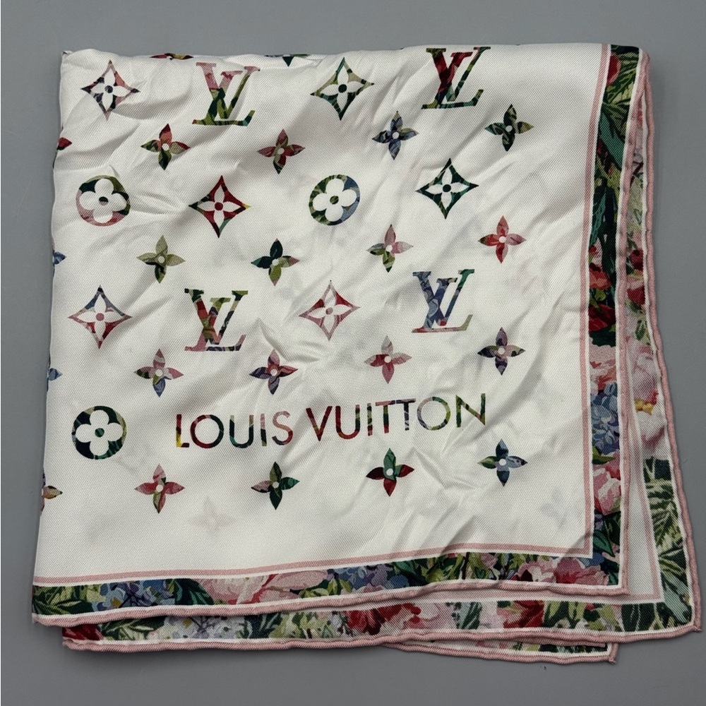 Louis Vuitton Garden silk scarf - Picture 8 of 8